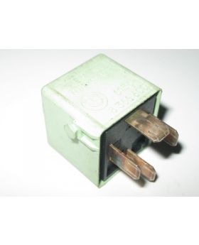 BMW Light Green Relay 8366600 SIEMENS V23134-K59-X222 Used Genuine